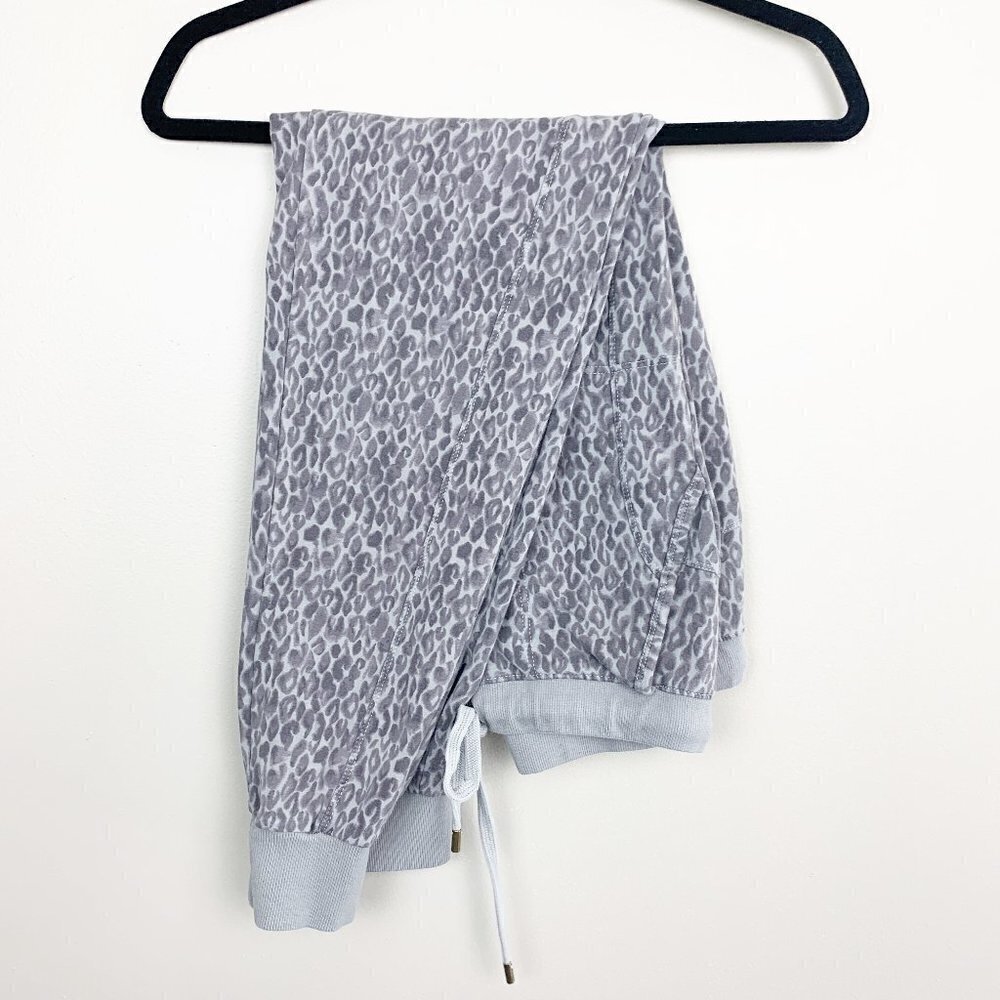 Saturday Sunday by Anthropologie Grey Leopard Print Joggers XS
